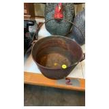 Cast iron pot