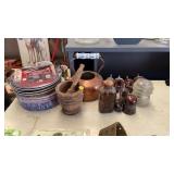 LOT OF VINTAGE COLLECTIBLES
