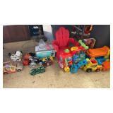 LARGE LOT OF CHILDRENS TOYS