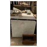 Folding table