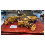 VINTAGE METAL CONSTRUCTION TOYS