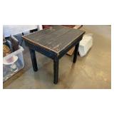 TABLE, 18x24x20" TALL