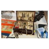 JEWELRY BOX WITH JEWELRY