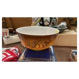VINTAGE PYREX BOWL