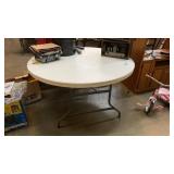 ROUND LIFETIME TABLE - CONTENTS NOT INCLUDED