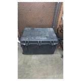 Storage container