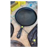 Cast iron skillet