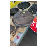 Cast iron skillet & lid
