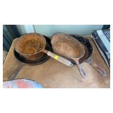 LOT OF CAST IRON SKILLETS