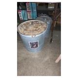 2 Metal buckets with lid