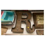 "R" DECOR