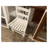 CHILDS WOODEN CHAIR