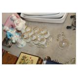 Gold Rim Small Glasses,Lady & Gentleman Figure