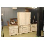 4 Piece Bedroom Suite,Queen Bed,Armoire,2 Night