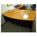 Solid Wood Executive Desk With Return, 29' x 72' x 89'