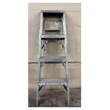 Aluminum 4 Foot Step Ladder