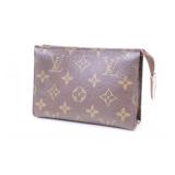 Louis Vuitton Poche Toilette 15 Cosmetic Case Louis Vuitton Poche Toilette 15 Cosmetic Case