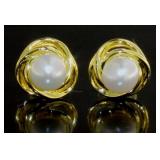Round Cultured Pearl Stud Earrings Round Cultured Pearl Stud Earrings