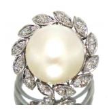 10kt Gold Vintage Mabe Pearl & Diamond Ring