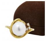18kt Gold MIKIMOTO Pearl & Diamond Ring