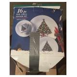 Approximately 16 +/- Piece Dinner Christmas Set