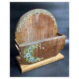 12ï¿½ x 11 1/2ï¿½ Hand Painted Wood Plate Holder
