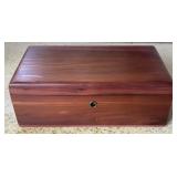 9ï¿½ x 3 1/2ï¿½ Cedar Dresser Box