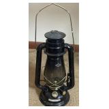 16ï¿½ Vintage V & O Pathfinder Oil Lamp