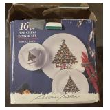 Approximately 16 +/- Piece Dinner Christmas Set