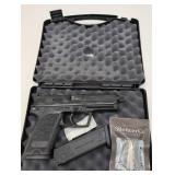 Heckler & Koch USP 9mm Pistol Set