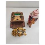 Decorative Figurines