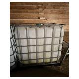 1 White IBC Tote. Great for animal hut