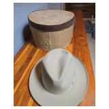 'The Dallas' hat by Mallory with hat box