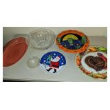 Lot of various plastic serving trays and bowls