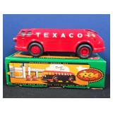 Ertl 1934 Texaco Diamond T Tanker Diecast Bank in box