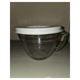 Pampered chef 8 cup measuring cup and lid