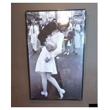 Kissing on VJ Day Print