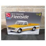 AMT Ertl 1972 Chevrolet Fleetside 1/25 Scale Model Kit