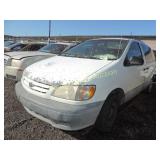2001 Toyota Sienna 4T3ZF13C21U346405 White 2001 Toyota Sienna 4T3ZF13C21U346405 White