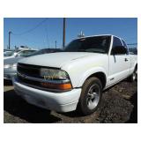 2000 Chevrolet S-10 1GCCS19W1Y8286913 White 2000 Chevrolet S-10 1GCCS19W1Y8286913 White