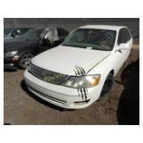 2002 Toyota Avalon 4T1BF28B52U208861 White
