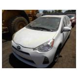 2012 Toyota Prius C JTDKDTB38C1519480 White