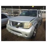 2005 Nissan Pathfinder 5N1AR18U55C709533 Silver