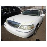 2006 Lincoln Town Car 1LNHM82WX6Y646742 White