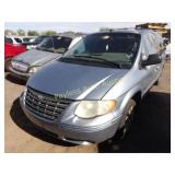 2005 Chrysler Town&Country 2C8GP64L45R587168 Blue