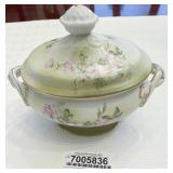 Fine Porcelain Covered Oval Comport