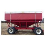 Gravity wagon  600BU w/roll tarp