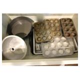 Muffin Tins & Cake Pans