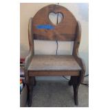 VTG WOOD CHILDREN'S CHAIR