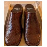NINE WEST CLOGS, CHUNKY HEEL  SZ 8.5M